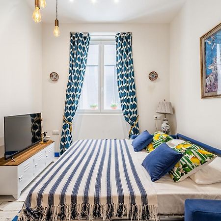 Studio Travel 24M2, 120M Vieux-Port ,Clim , Wifi ,Acces Autonome Avec Code Μασσαλία Εξωτερικό φωτογραφία